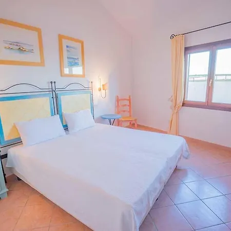 公寓 Baia Sant Anna Con Piscina *
