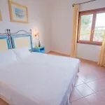 Apartment Baia Sant Anna Con Piscina