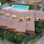 Baia Sant Anna Con Piscina