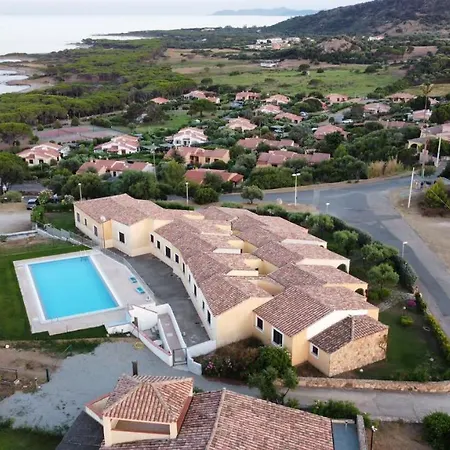 Apartamento Baia Sant Anna Con Piscina Tanaunella