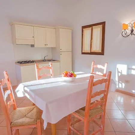 Apartamento Baia Sant Anna Con Piscina