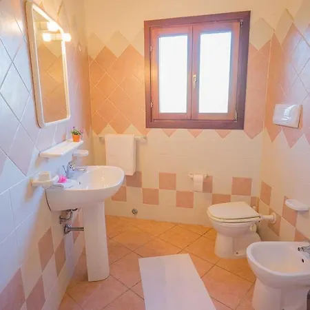 Baia Sant Anna Con Piscina *