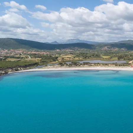Baia Sant Anna Con Piscina
