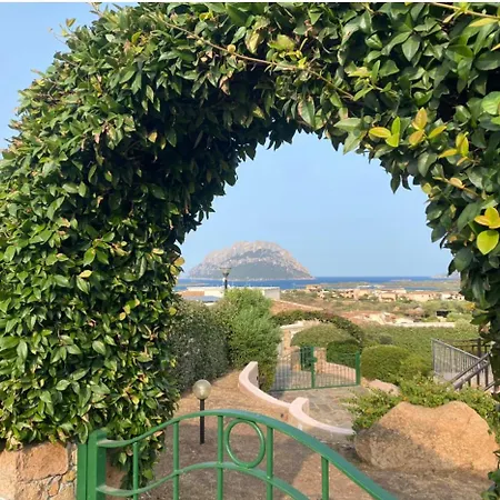 Baia Sant Anna Con Piscina Tanaunella