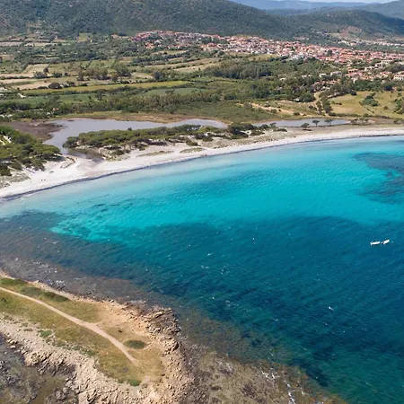 Baia Sant Anna Con Piscina *