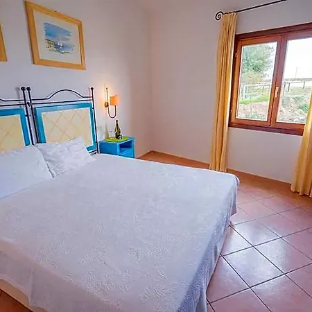Baia Sant Anna Con Piscina *