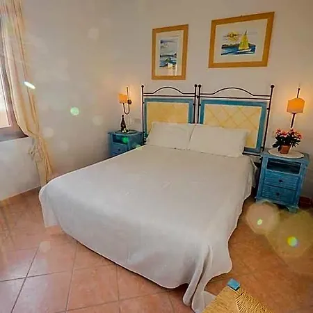 Apartment Baia Sant Anna Con Piscina