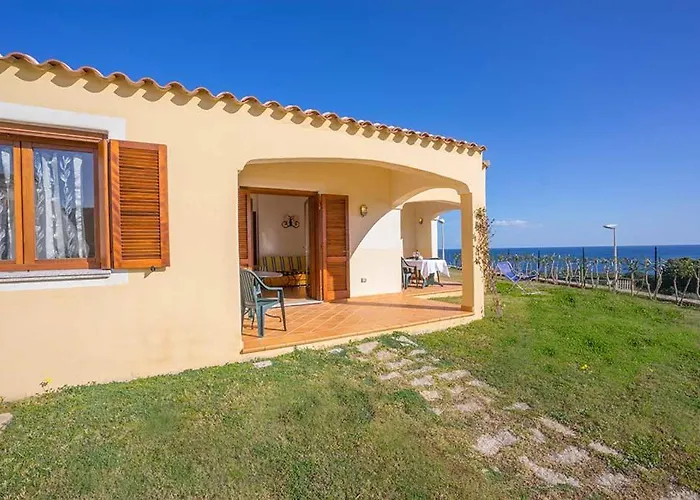 Baia Sant Anna Con Piscina Apartman Tanaunella